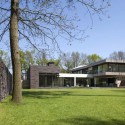 House At The Edge Of A Forest / Hilberink Bosch architects House At The Edge Of A Forest / Hilberink Bosch architects Courtesy of Hilberink Bosch architects