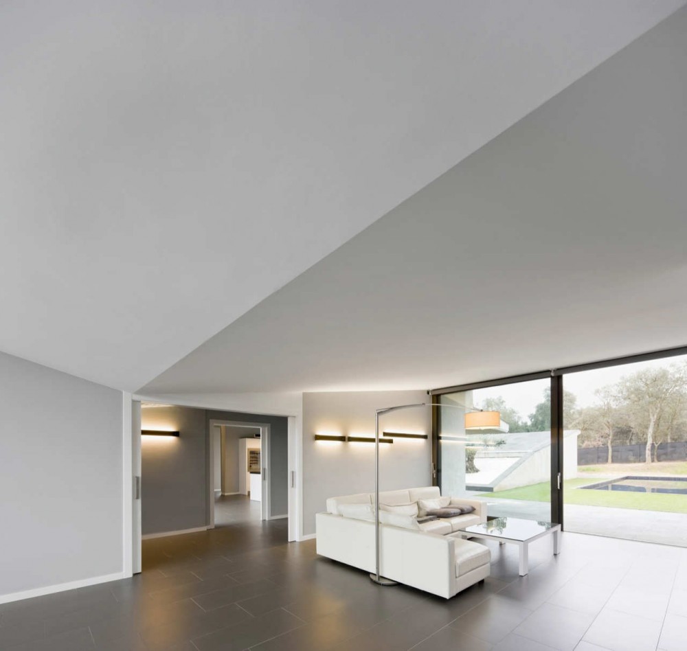Single House In Bescano / Josep Ferrando Bramona