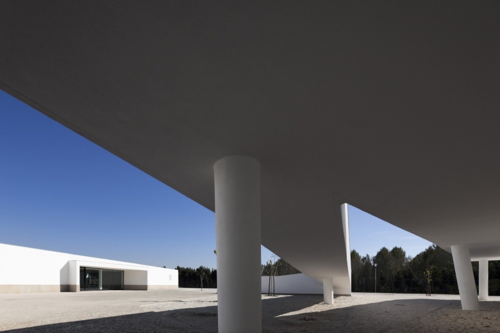 Furadouro Complex / Claudio Sat Unipessoal lda
