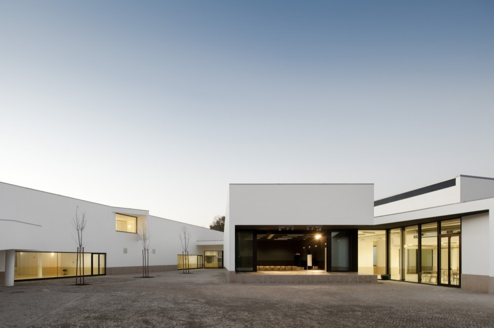Furadouro Complex / Claudio Sat Unipessoal lda