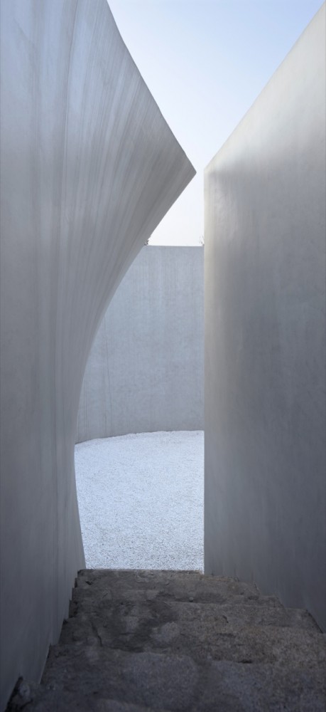 Spiral Gallery / Atelier Deshaus