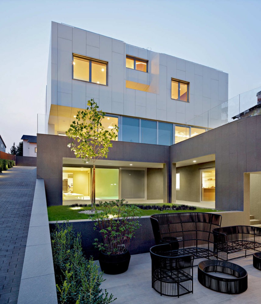 Tuskanac Residence / DVA Arhitekta