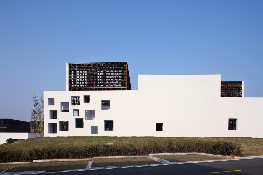 Plot 6 & Tea House in Jiangsu Software Park / Atelier Deshaus