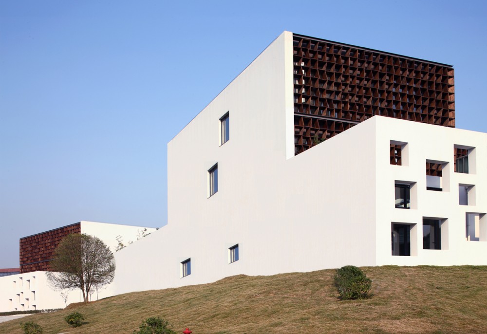 Plot 6 & Tea House in Jiangsu Software Park / Atelier Deshaus