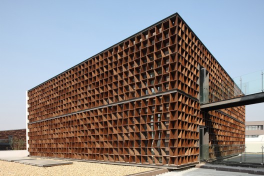 Plot 6 & Tea House in Jiangsu Software Park / Atelier Deshaus (9)