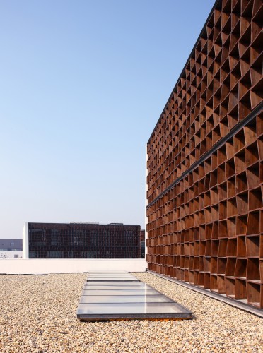 Plot 6 & Tea House in Jiangsu Software Park / Atelier Deshaus (8)