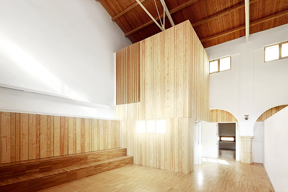 Refurbishment of an old Marketplace / Miquel Mariné Núñez + César Rueda Boné