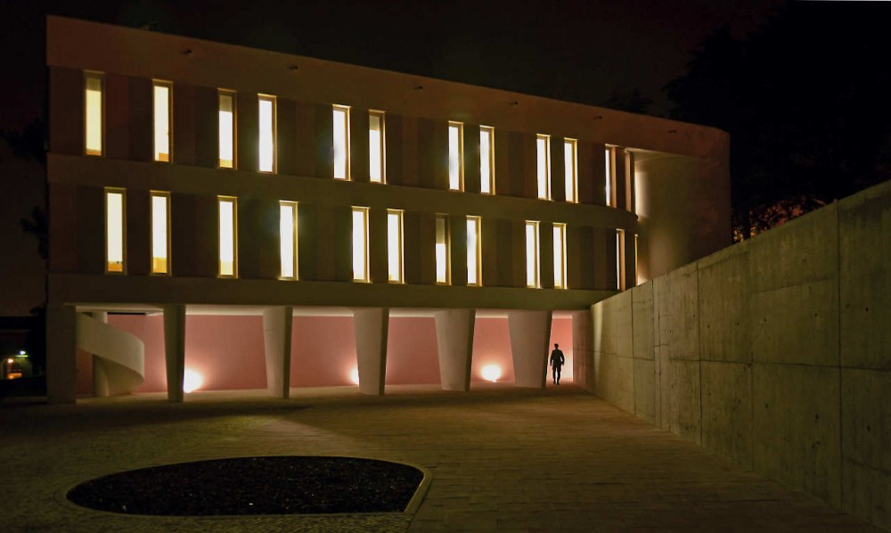 Accommodation Block Of Sergeants / Filipe Xavier Oliveira