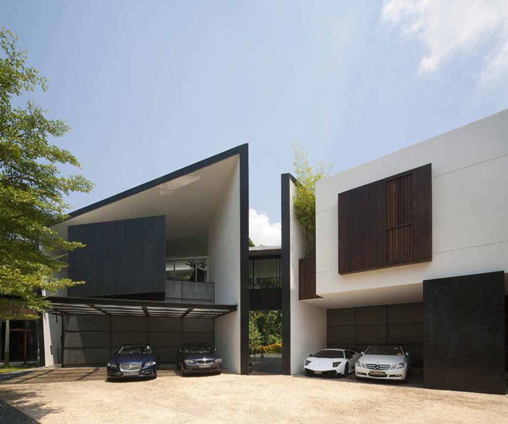 Black & White House / Formwerkz Architects