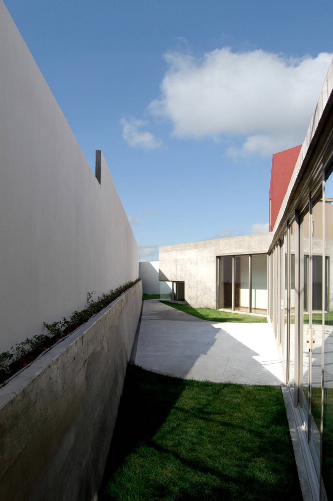 Ph4 House / T38 Studio + Pablo Casals-Aguirre