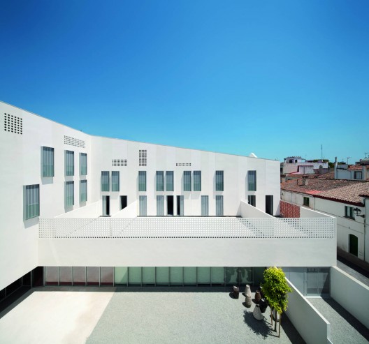14 Social Housing Units In Barcelona / Batlle & Roig Architects