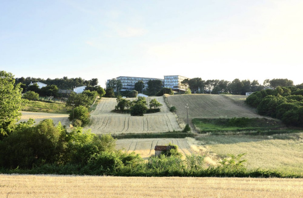 Telefonica Corporate University In Parc de Bell-llo /​ Batlle & Roig Architects