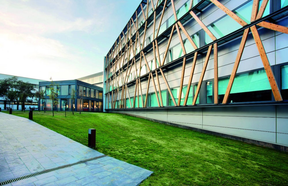 Telefonica Corporate University In Parc de Bell-llo /​ Batlle & Roig Architects