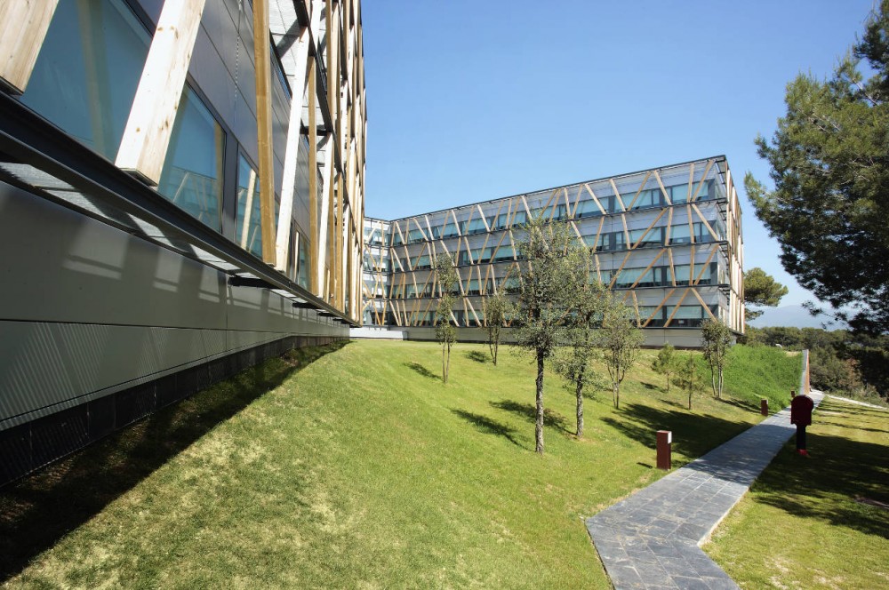 Telefonica Corporate University In Parc de Bell-llo /​ Batlle & Roig Architects