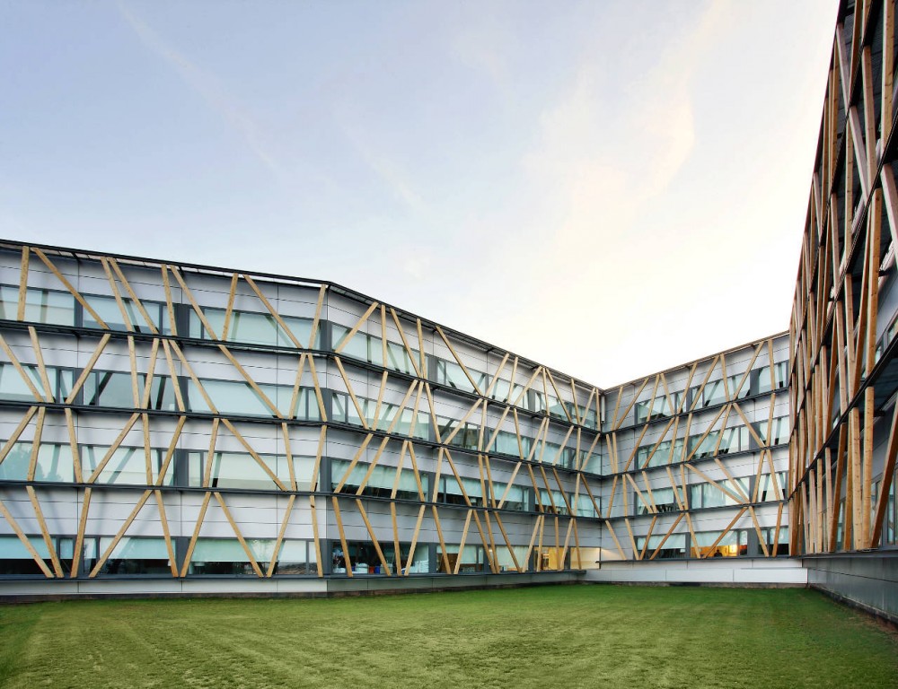 Telefonica Corporate University In Parc de Bell-llo /​ Batlle & Roig Architects