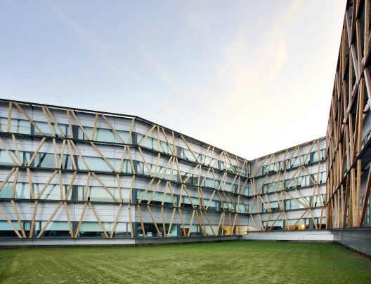 Telefonica Corporate University In Parc de Bell-llo / Batlle & Roig Architects