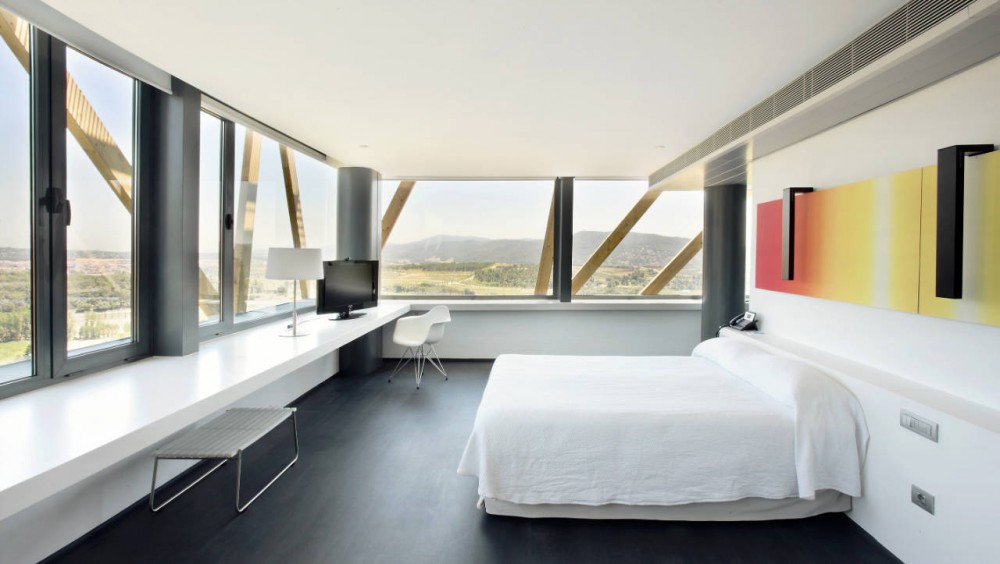 Telefonica Corporate University In Parc de Bell-llo /​ Batlle & Roig Architects