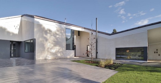 House In Santo Domingo / Padilla Nicás Arquitectos