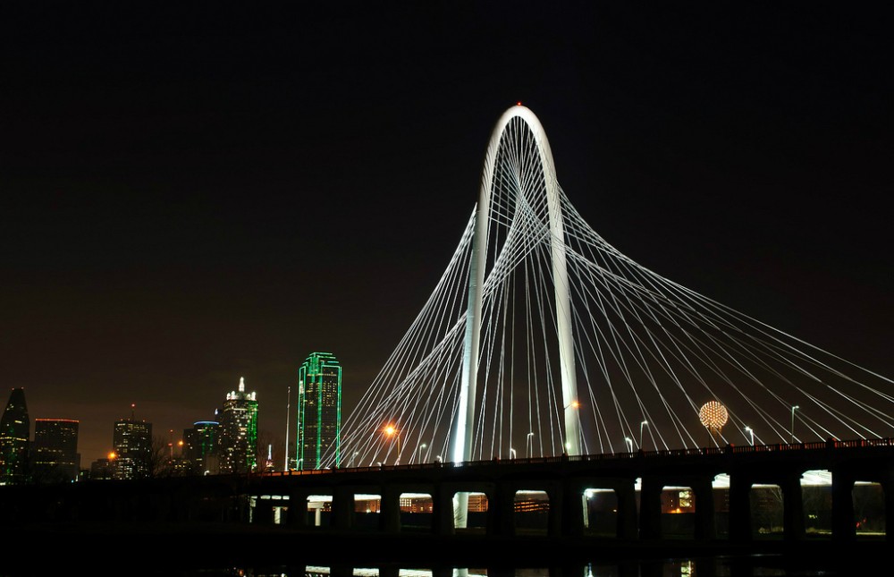 Thousands celebrate Santiago Calatrava’s new Dallas Bridge