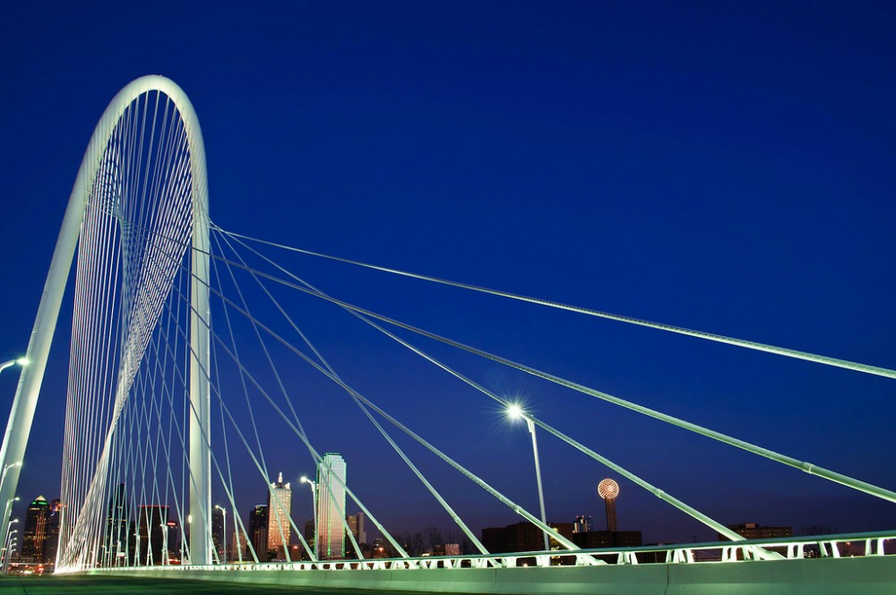 Thousands celebrate Santiago Calatrava’s new Dallas Bridge