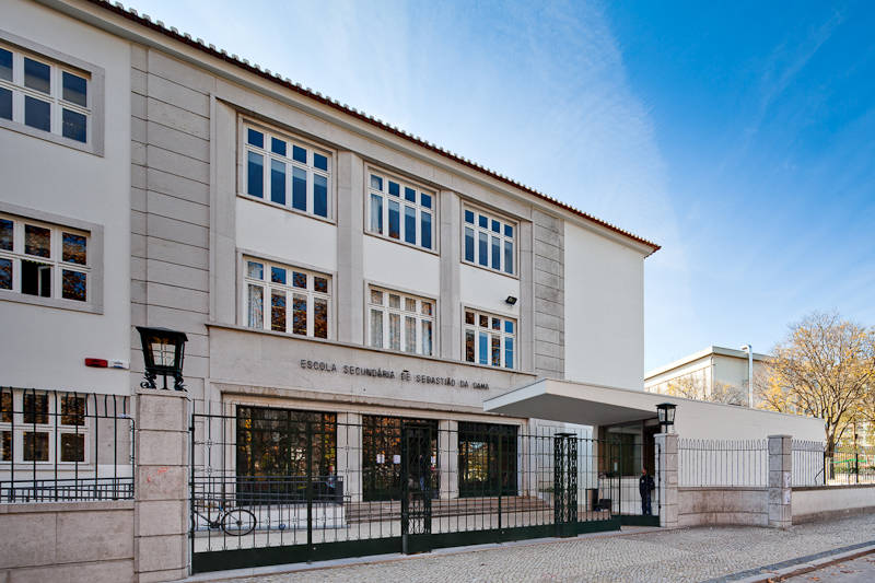Modernisation of Sebastião da Gama School / RCJV