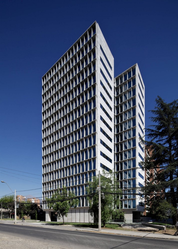 Office Building in Los Militares Street / Mobil Arquitectos + ​Cruz & Browne Arquitectos