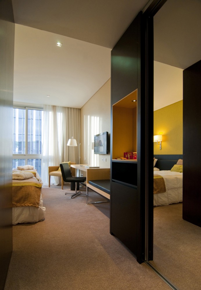 Rivera Hotel and Casino Complex / Gualano & Gualano Arquitectos