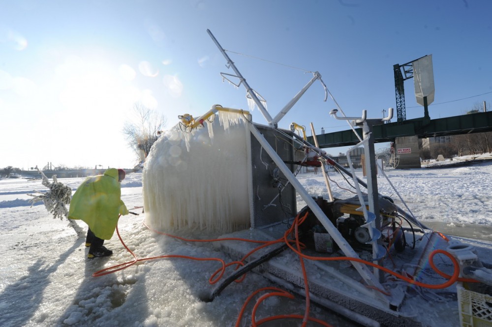 Warming Huts v.2012 Proposal / Mjölk Architects