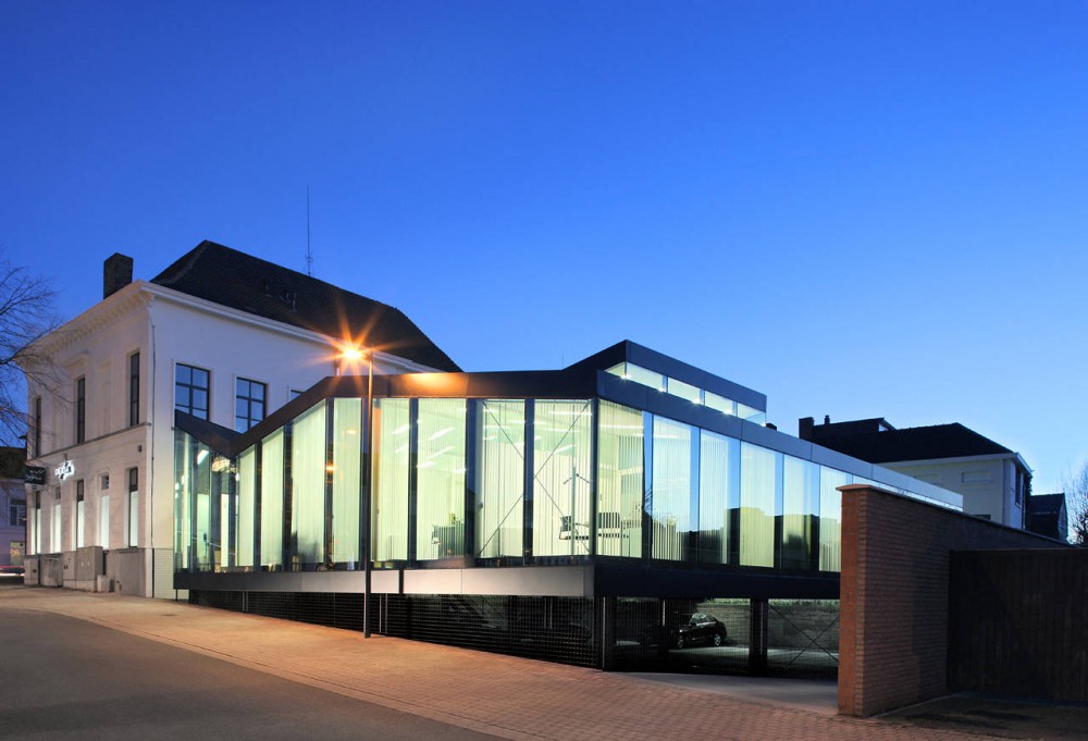 Bank Office / Dierendonck Blancke Architecten