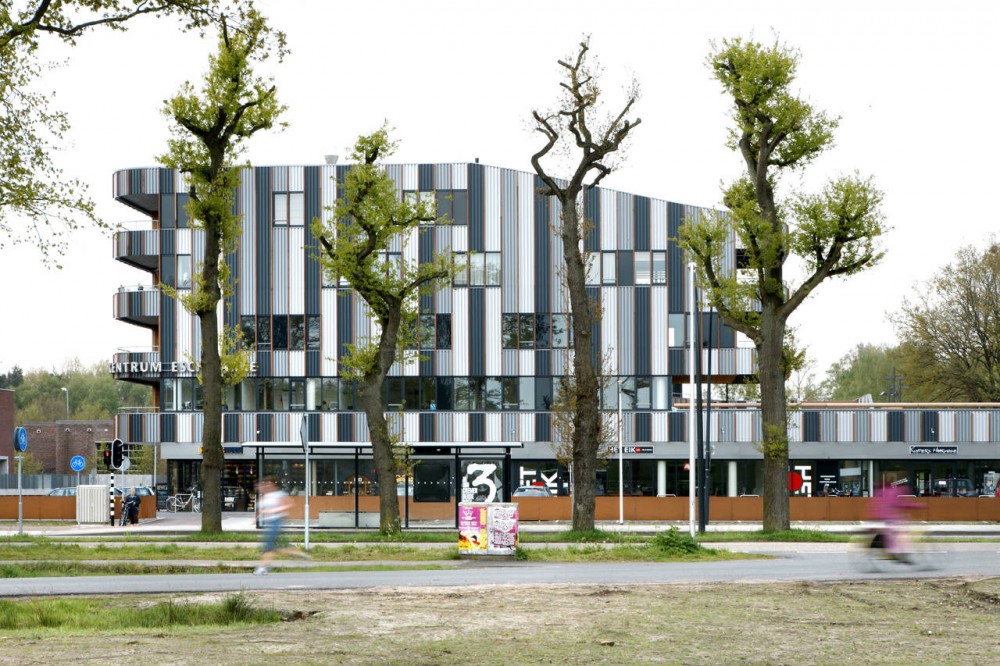 Commercial Centre Eschmarke / S333