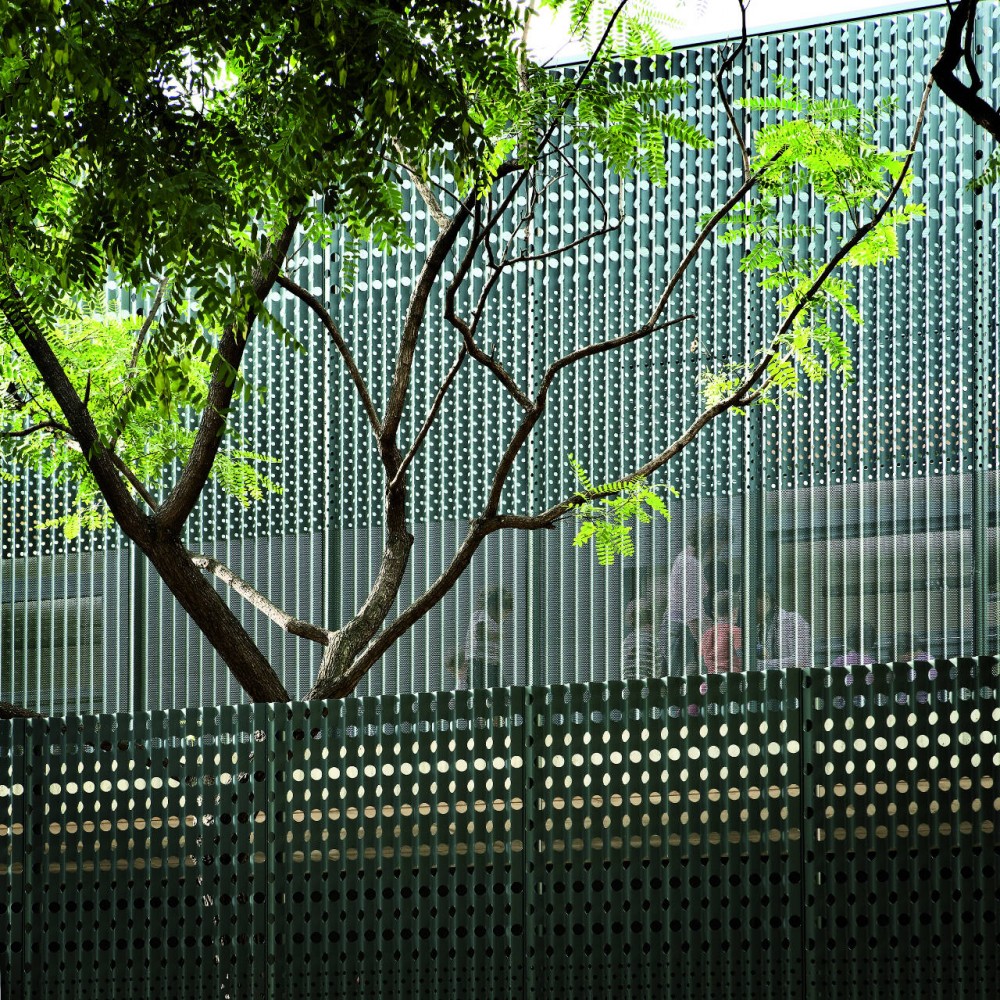 Nursery in the Jardines De Malaga / Batlle i Roig Architectes