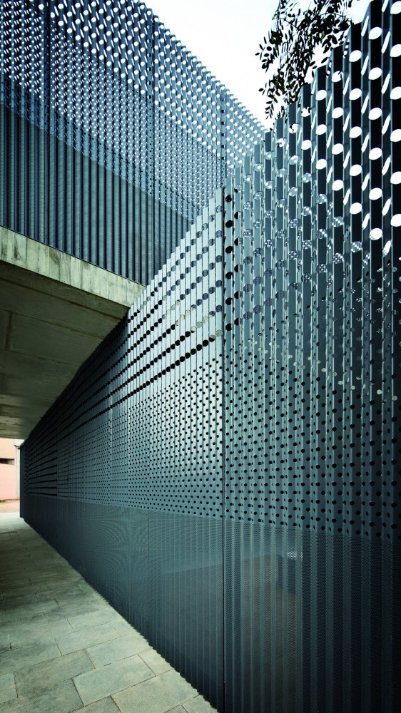 Nursery in the Jardines De Malaga / Batlle i Roig Architectes
