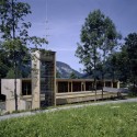 Fire Station And Mountain Rescue Building / Dietrich Untertrifaller Stäheli Architekten Fire Station And Mountain Rescue Building / Dietrich Untertrifaller Stäheli Architekten © Bruno Klomfar