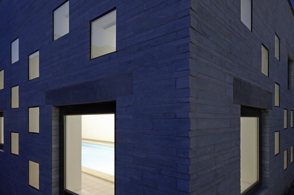 Pool At Fragrant Hill / Zephyr Architects