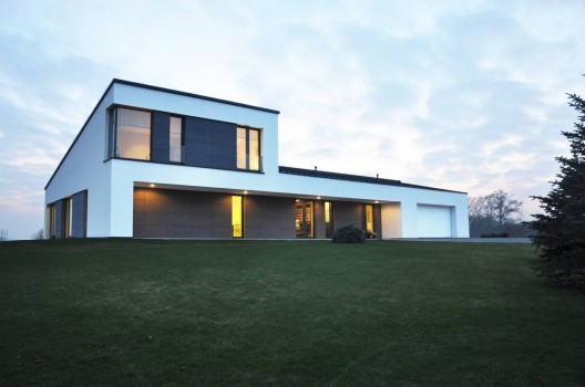 Single Family House In Jozefow / ZAG Architekci