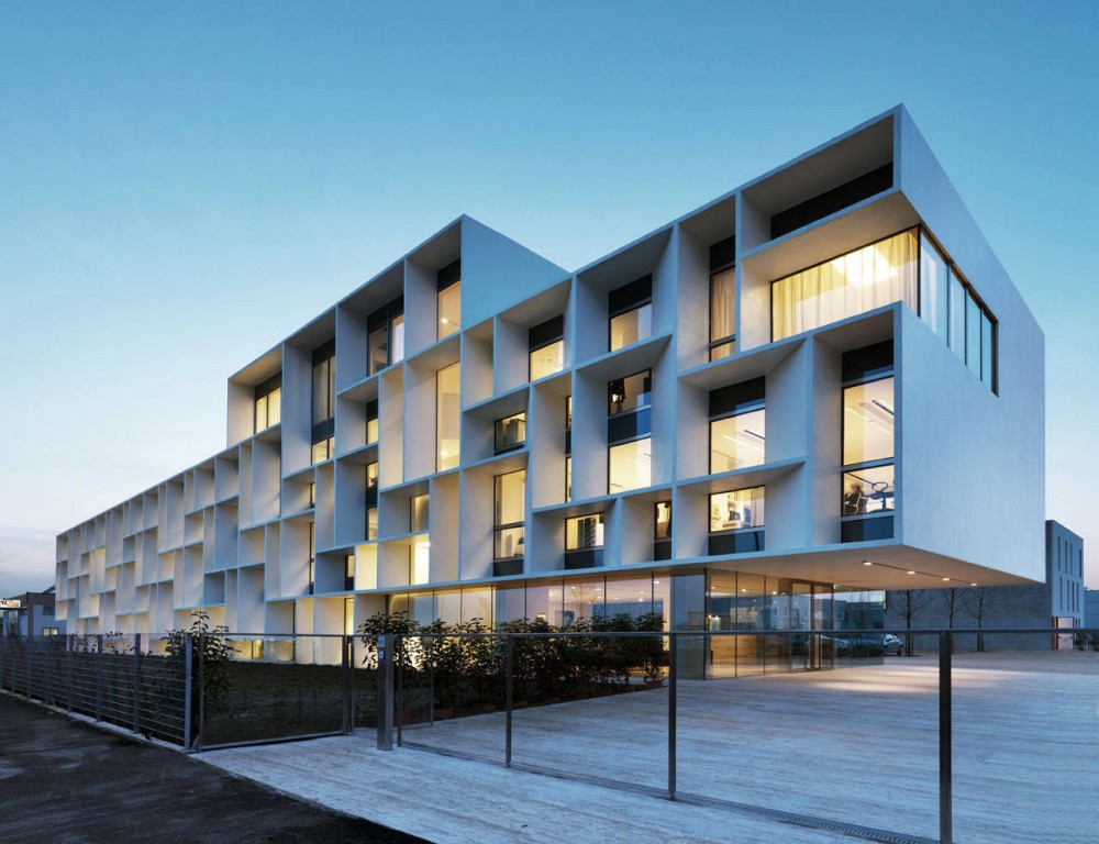 Bentini Headquarters / Piuarch