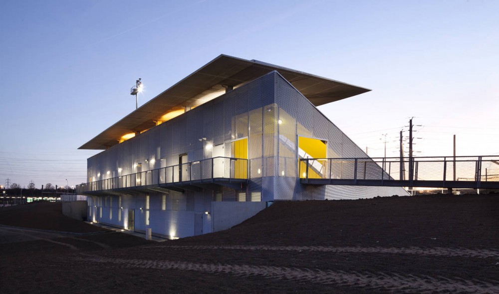Dominique Duvauchelle Stadium / Atelier du Pont