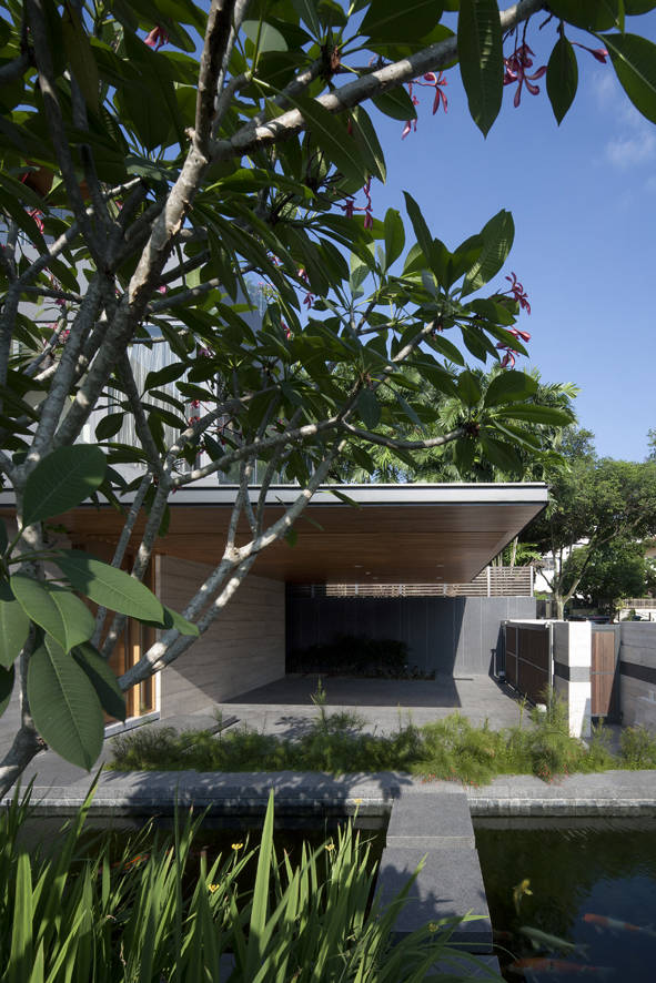 Travertine Dream House / Wallflower Architecture + Design
