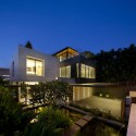 Travertine Dream House / Wallflower Architecture + Design Travertine Dream House / Wallflower Architecture + Design © Jeremy San