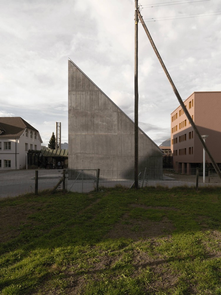 Plantahof Auditorium / Valerio Olgiati