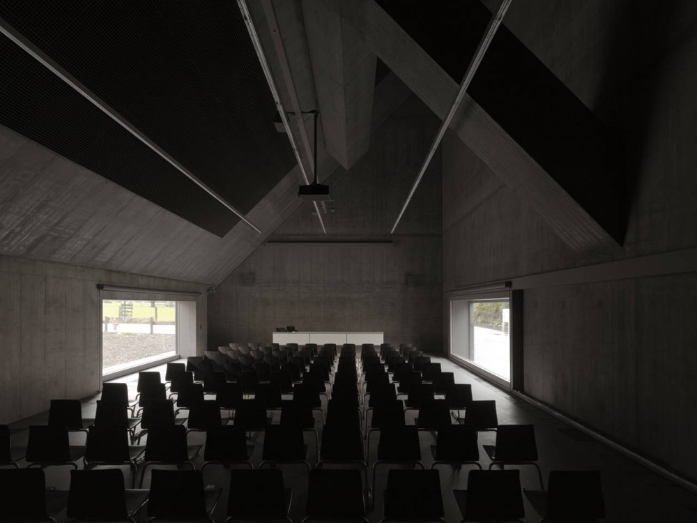 Plantahof Auditorium / Valerio Olgiati