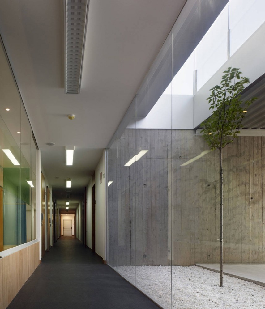 Arteixo Sport Center / Jose Ramon Garitaonaindia de Vera