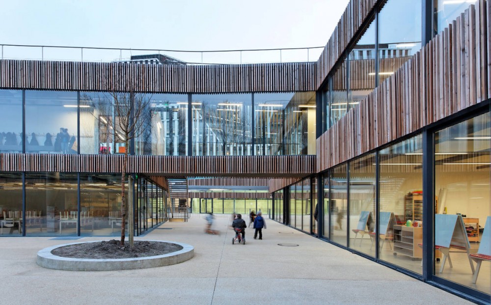 School Center Lucie Aubrac / Dietmar Feichtinger Architectes