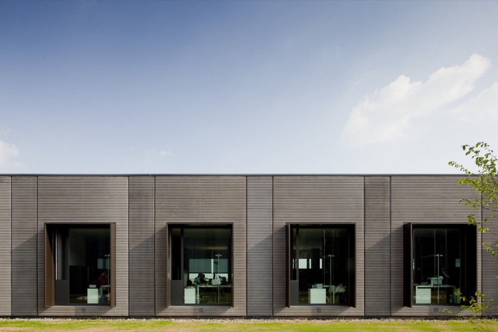 New Headquarters and Production of Pratic / GEZA
