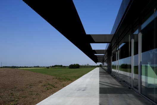 New Headquarters And Production of Pratic / GEZA