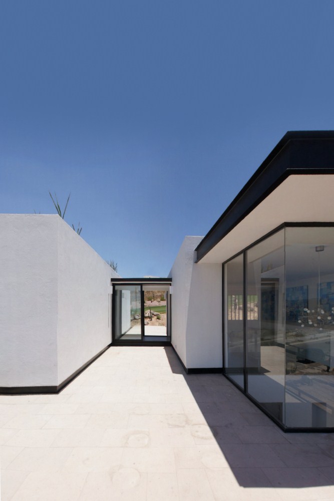 Acill Atem House / Broissin Architects