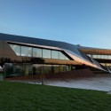 Vidre Negre Office Building / Damilanostudio Architects Vidre Negre Office Building / Damilanostudio Architects © Andrea Martiradonna