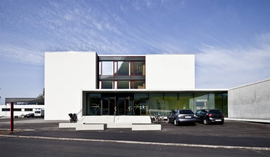 Volksschule Wallenmahd / Dietrich Untertrifaller Staheli Architekten