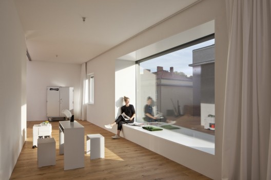 Temporary Building In Berlin / BCO Architekten