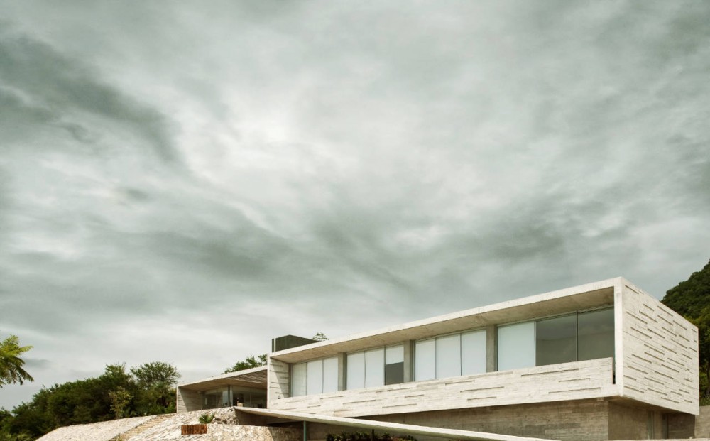 Widescreen House / RZERO
